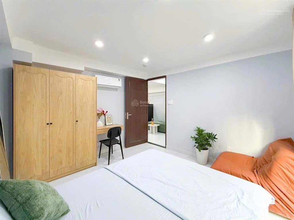 Căn hộ 2 phòng ngủ + ban công 40m2 ngay chợ bà chiểu  cầu bông  công viên lê văn tám