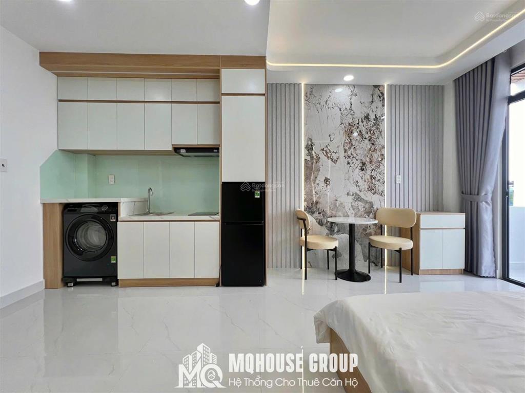 Cho thuê studio ban công 30m2 new 100% ngay ngã tư hàng xanh  cầu thị nghè  thảo cầm viên sg
