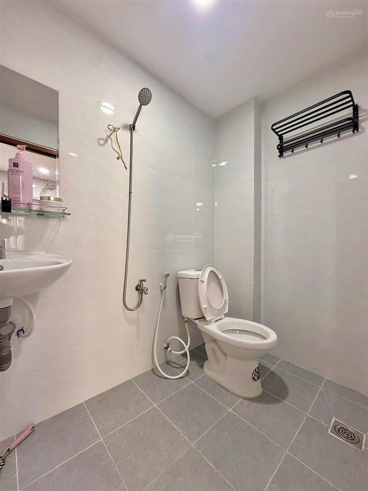 Cho thuê 1 phòng ngủ ban công 45m2 ngay ngã tư hàng xanh  cầu thị nghè  thảo cầm viên sg