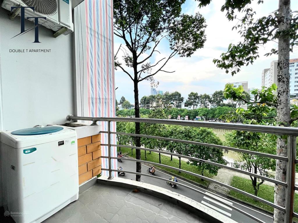 Studio ban công 35m2 có máy giặt riêng view bờ kè hoàng sa  ngay cầu thị nghè  thảo cầm viên sg