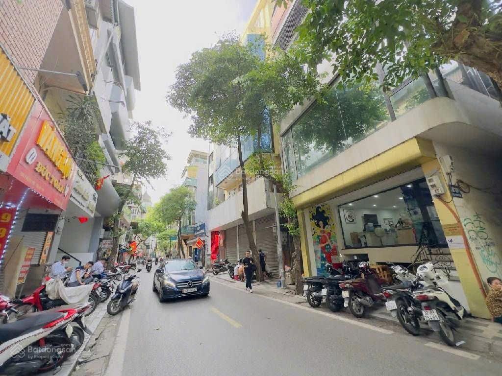 Bán nhà mặt phố khu hồ tây, vị trí kinh doanh văn phòng, mặt tiền gần 6m, chỉ 28 tỷ