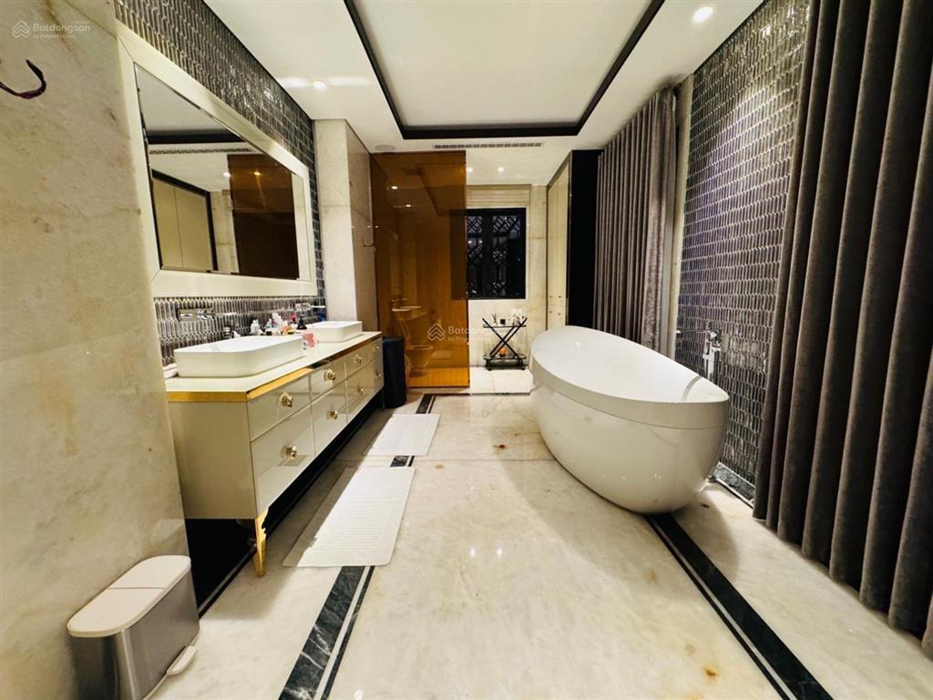 Bán nhà biệt thự lõi ba đình 145m, mặt tiền 8m, giá chỉ nhỉnh 280tr/m