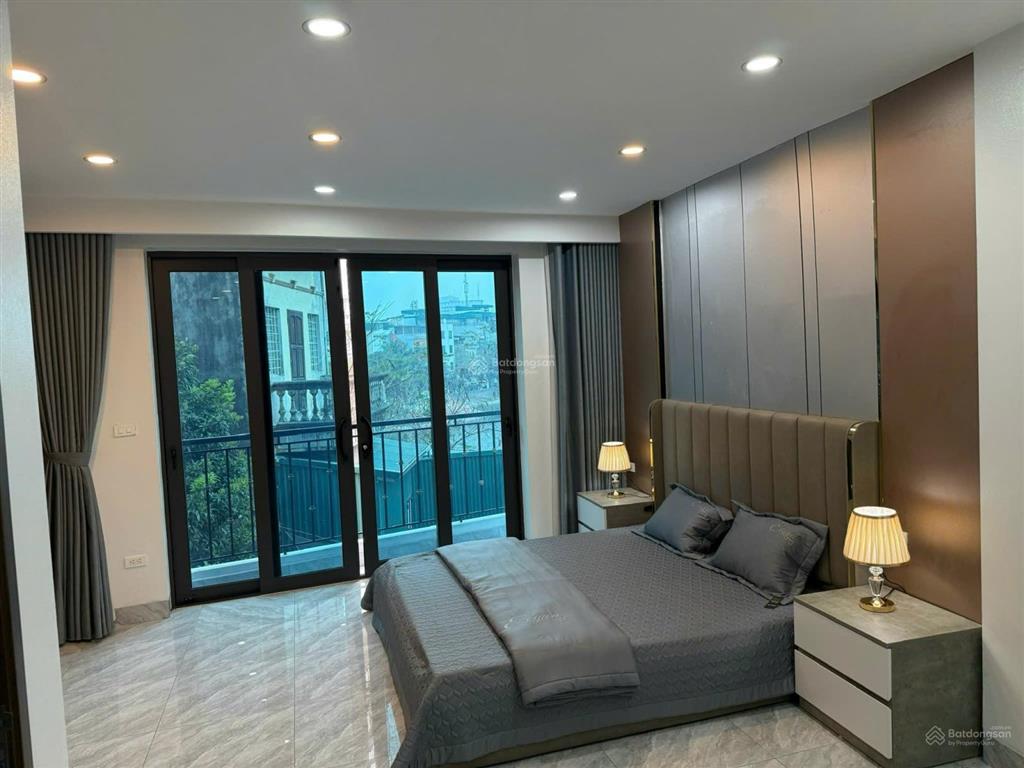Bán nhà linh quang sát hồ, sân vườn bbq diện tích 50m², 7 tầng thang máy giá chỉ 11 tỷ