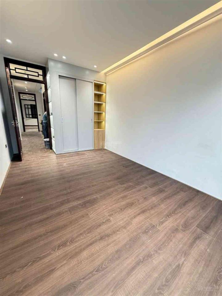 Bán nhà phố quần ngựa, 2 mặt thoáng, ô tô tránh, 6 tầng, giá 28 tỷ