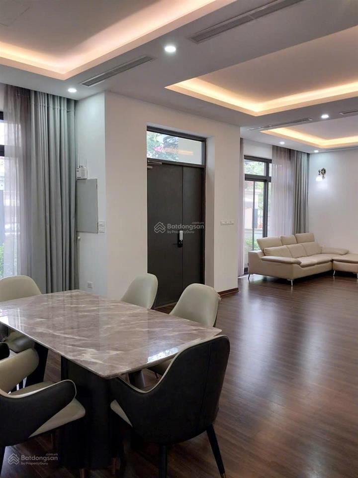 Bán gấp nhà phố ngọc hà, ô tô vào nhà, diện tích 130m², mặt tiền 8m, giá chỉ 28 tỷ