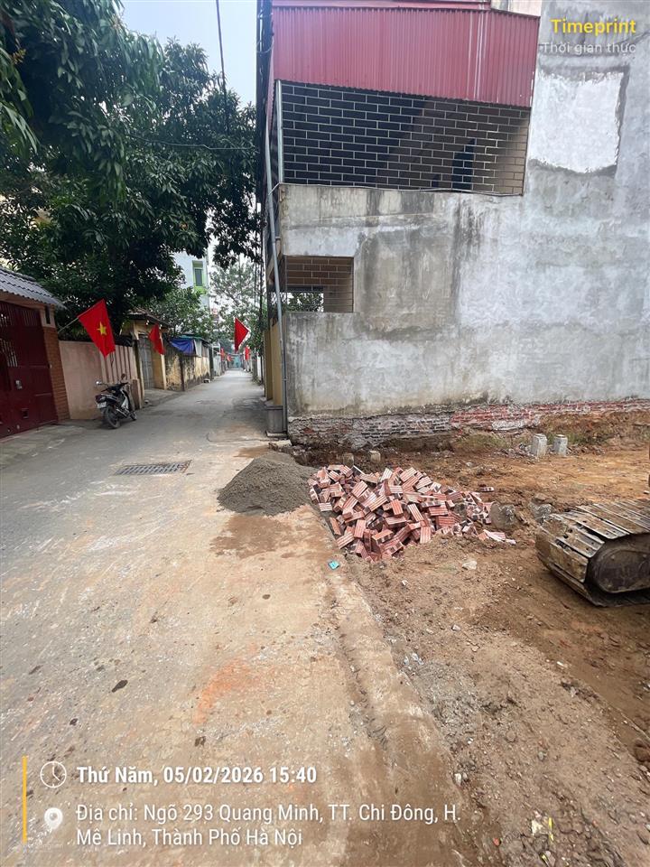 Chính chủ cần bán nhà mới tinh 4,x tỷ nhà 3 tầng gara oto trục chính kinh doanh chi đông,quang minh