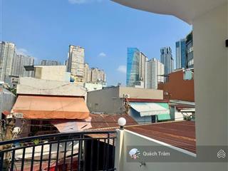 Bán nhà p.1, bình thạnh 60m2  3 tầng, 4pn, hẻm xe ba gác, vài bước sang q.1 & q.2  full nội thất