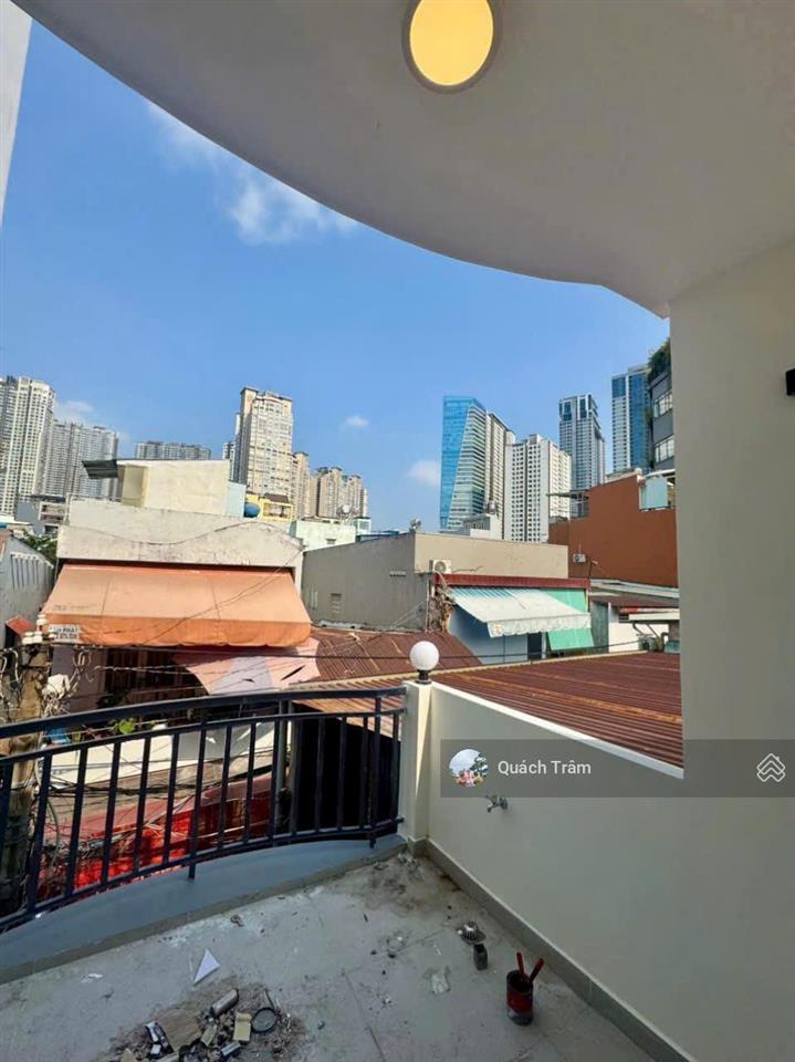 Bán nhà p.1, bình thạnh 60m2  3 tầng, 4pn, hẻm xe ba gác, vài bước sang q.1 & q.2  full nội thất