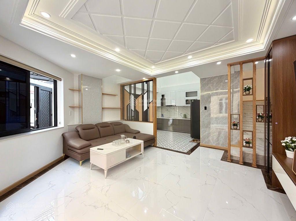 Hiếm gò vấp  hxh nhà mới 5 tầng có gara  63m full nội thất  9.8 tỷ