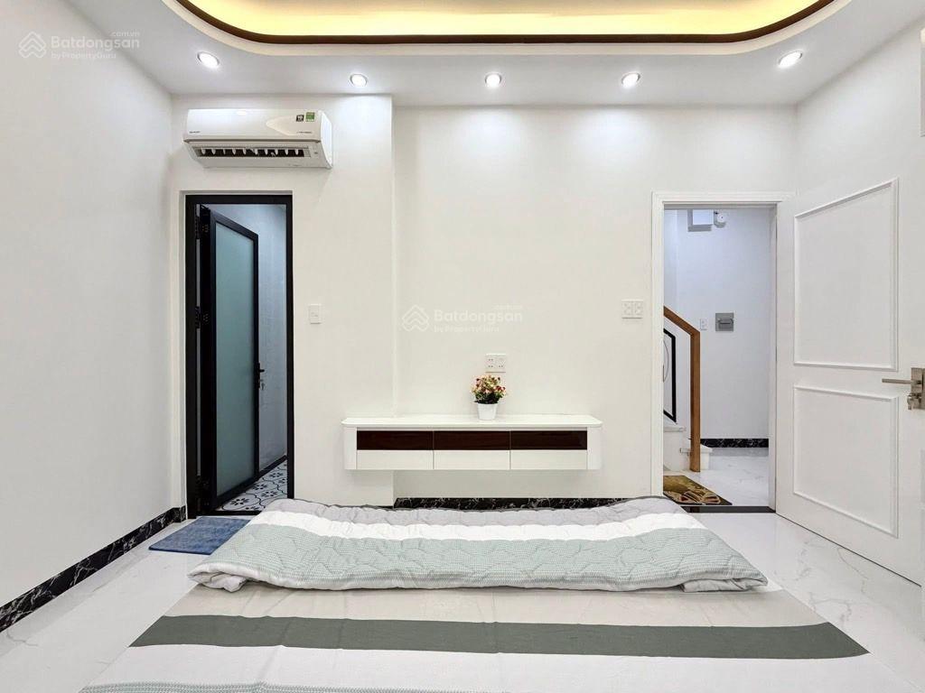 Cạnh đh công nghiệp, nhà mới 4 tầng hxh 7 chỗ ngủ trong nhà, full nội thất, chỉ 9.5 tỷ