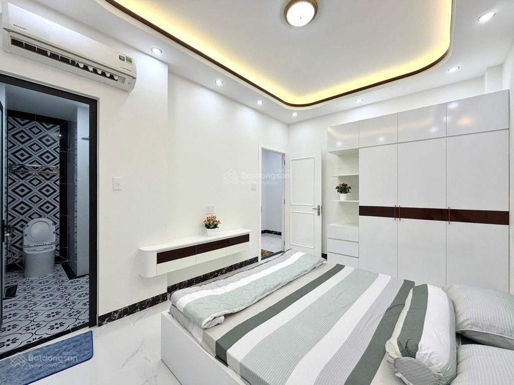 Cạnh đh công nghiệp, nhà mới 4 tầng hxh 7 chỗ ngủ trong nhà, full nội thất, chỉ 9.5 tỷ