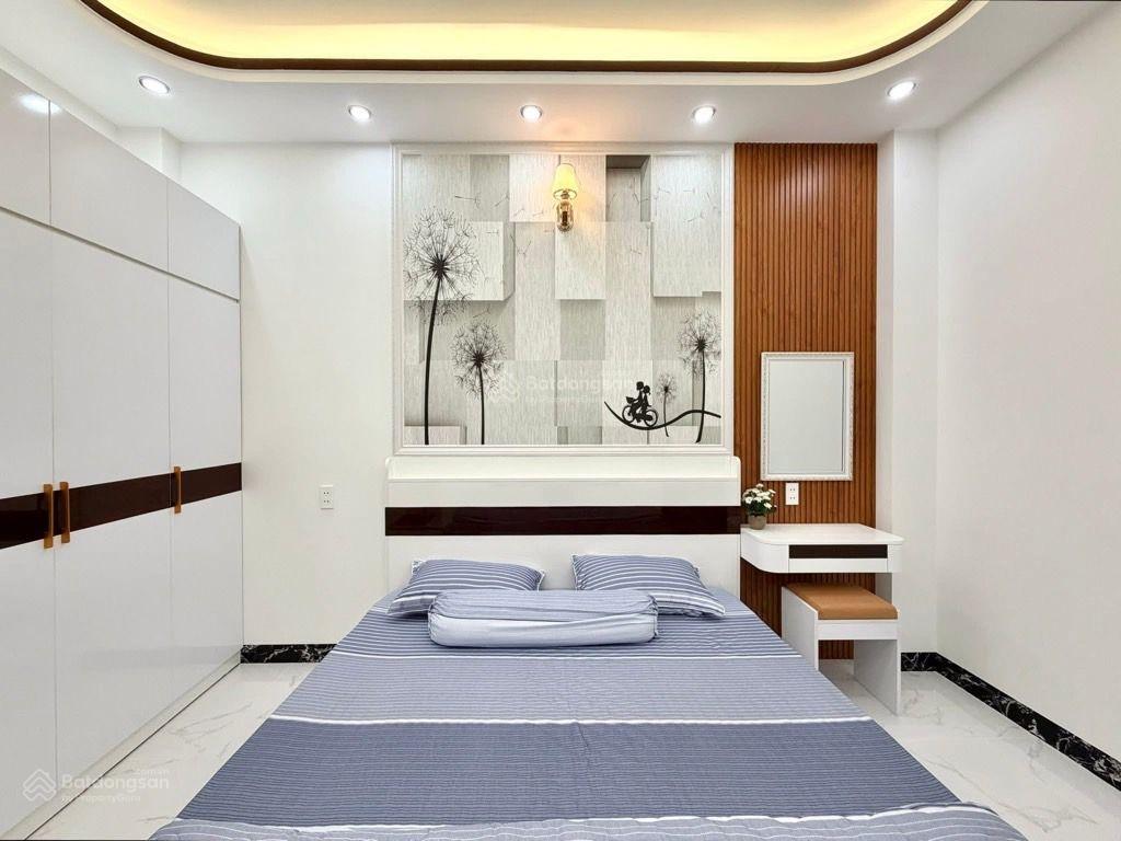 Cạnh đh công nghiệp, nhà mới 4 tầng hxh 7 chỗ ngủ trong nhà, full nội thất, chỉ 9.5 tỷ