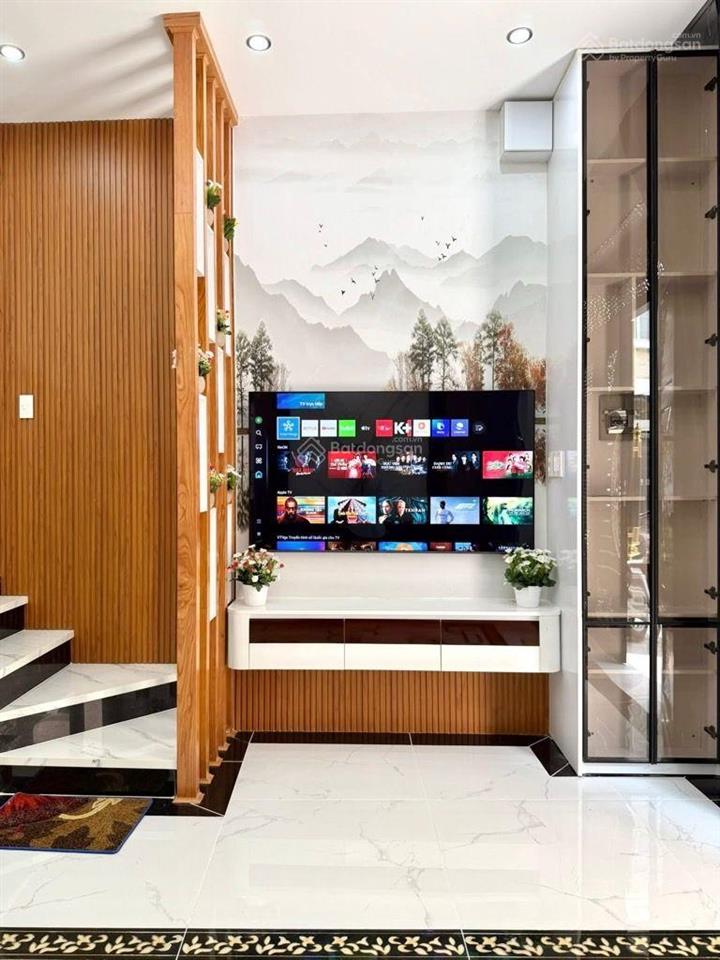 Cạnh đh công nghiệp, nhà mới 4 tầng hxh 7 chỗ ngủ trong nhà, full nội thất, chỉ 9.5 tỷ