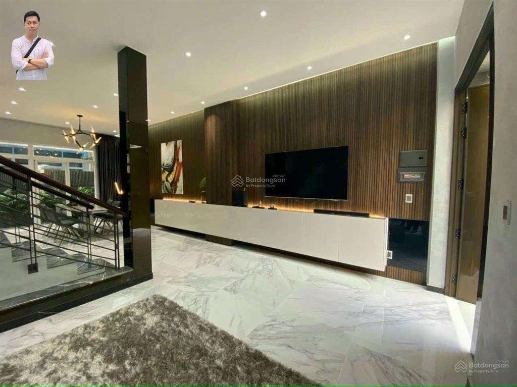 Cho thuê biệt thự phú mỹ hưng cạnh công viên hồ bán nguyệt  cầu ánh sao, sài gòn south marina club
