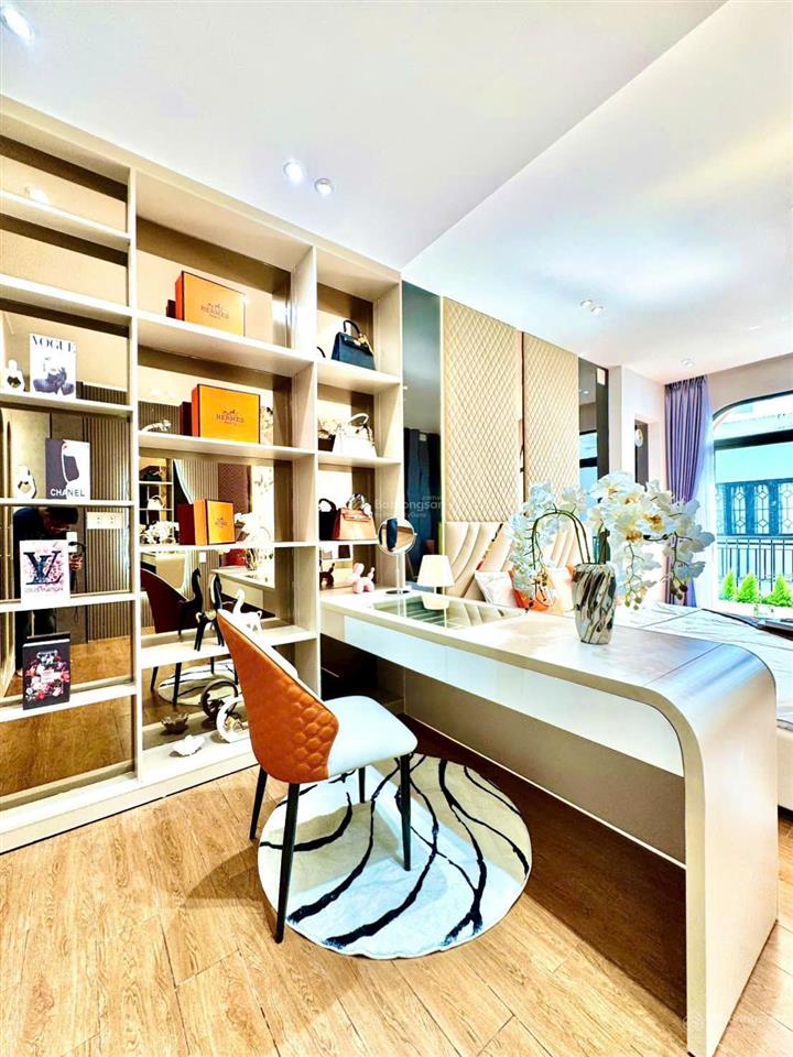 Xuất cảnh bán gấp nhà lê quang sung, 56m2, 3 tầng btct,4 pn, 3 wc gần ngay nhà sách, chợ cây gõ