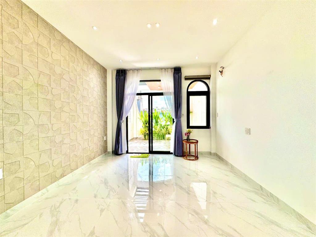 Xuất cảnh bán gấp nhà lê quang sung, 56m2, 3 tầng btct,4 pn, 3 wc gần ngay nhà sách, chợ cây gõ