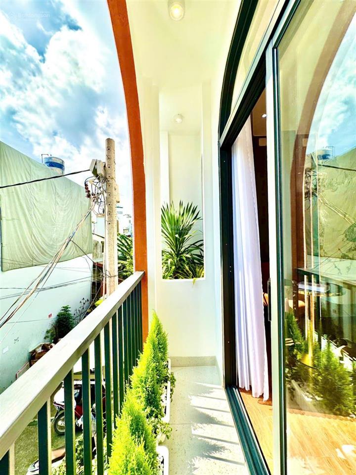Xuất cảnh bán gấp nhà lê quang sung, 56m2, 3 tầng btct,4 pn, 3 wc gần ngay nhà sách, chợ cây gõ
