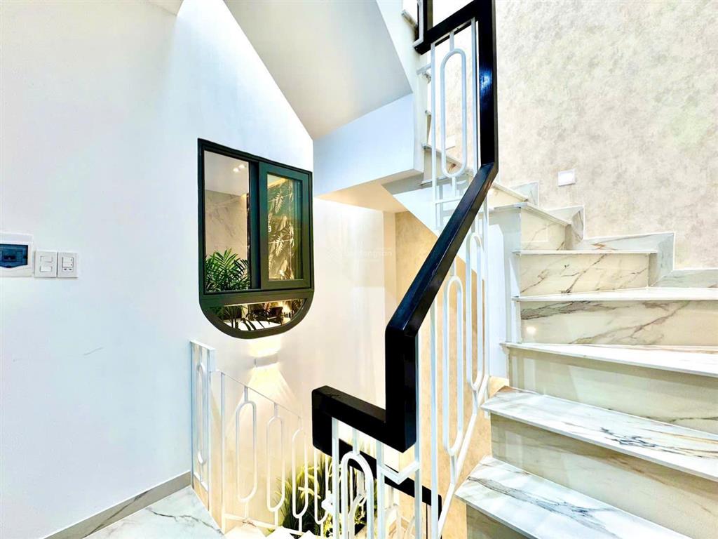 Xuất cảnh bán gấp nhà lê quang sung, 56m2, 3 tầng btct,4 pn, 3 wc gần ngay nhà sách, chợ cây gõ