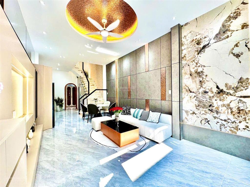 Xuất cảnh bán gấp nhà lê quang sung, 56m2, 3 tầng btct,4 pn, 3 wc gần ngay nhà sách, chợ cây gõ