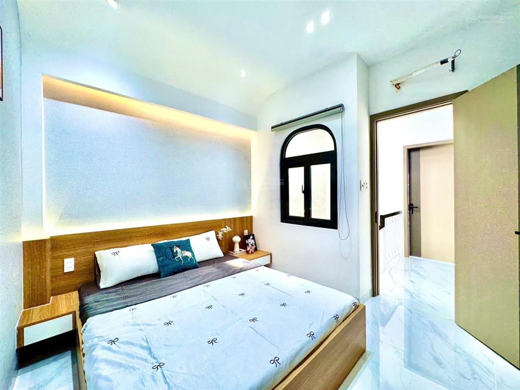 Xuất cảnh bán gấp nhà lê quang sung, 56m2, 3 tầng btct,4 pn, 3 wc gần ngay nhà sách, chợ cây gõ