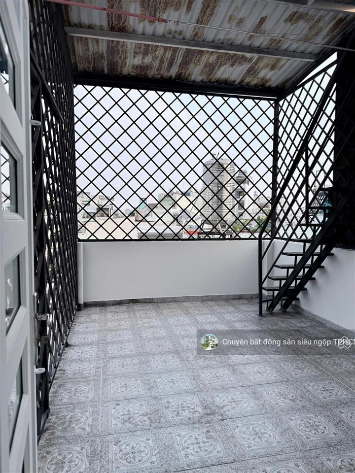 Chủ giảm trực tiếp 300tr còn 8.4tỷ nhà lô góc 5tầng shr đường trần thánh tông, phường 15, dt 75.3m2