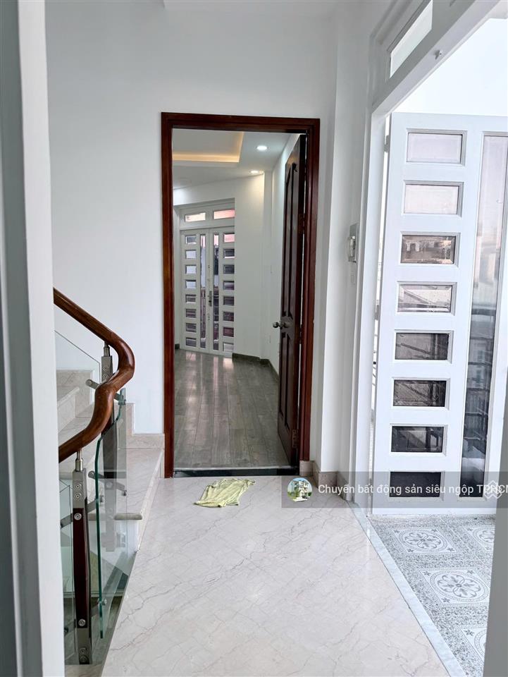 Chủ giảm trực tiếp 300tr còn 8.4tỷ nhà lô góc 5tầng shr đường trần thánh tông, phường 15, dt 75.3m2