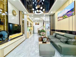 Siêu phẩm lên sóng,gần trường chinhphan huy íchemart 2,dtsd 160m2,full nội thất,giá chỉ 7.35 tỷ.