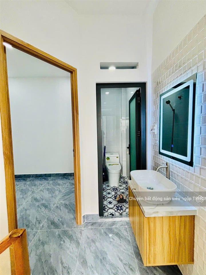 Bán nhà 4m x 7.5m quận 6 gần chợ phú lâm 2pn 2wc  giá chỉ 3,750 tỷ còn tl.nhà hoàn công đầy đủ