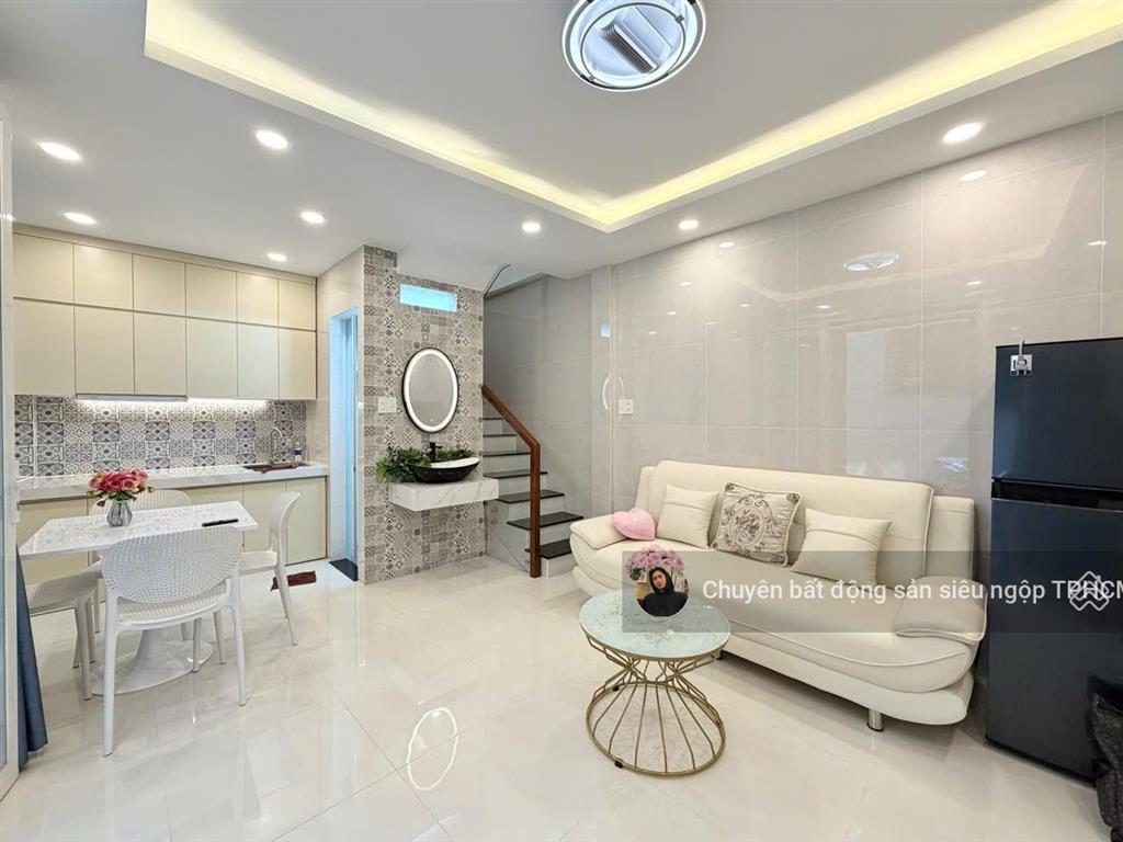 Sau lưng căn mặt tiền cô giang, phường 2, phú nhuận nhà đẹp 2 tầng full nội thất ngang 6m 5.8tỷ tl