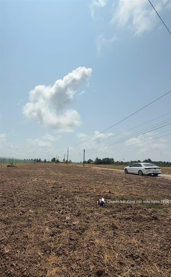 Chính chủ cần bán gấp 3 lô đất liền kề full thổ cư,sổ hồng riêng,mt đường bờ rỗi,cách biển 800m.shr