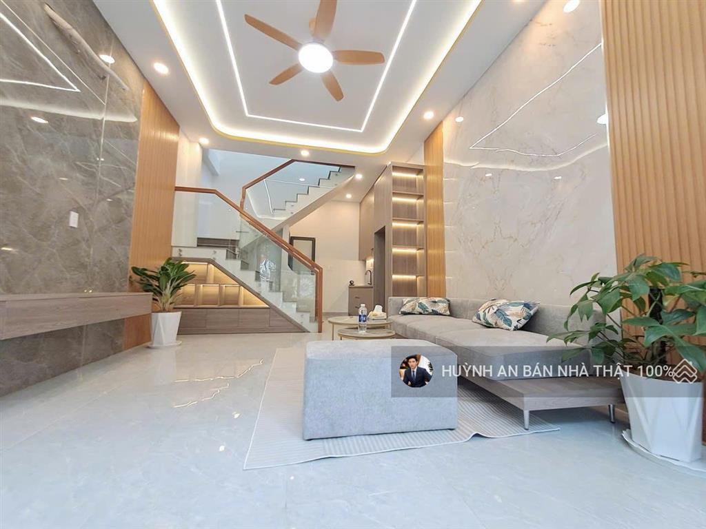 Hẻm xe tải tránh  nhà siêu đẹp  2 pn  full nội thất  chỉ 4.95 tỷ tl ,bình hưng hòa , bình tân