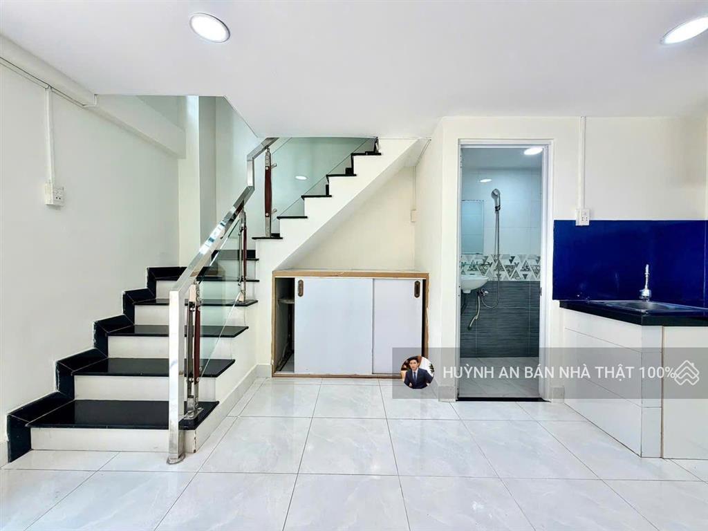 Hàng hiếm góc 2 mặt hẻm xe tải đậu cửa 21m2 (4x5.5)3 tầng mới đẹp  vừa ở vừa kd chỉ 2,750 tỷ tl