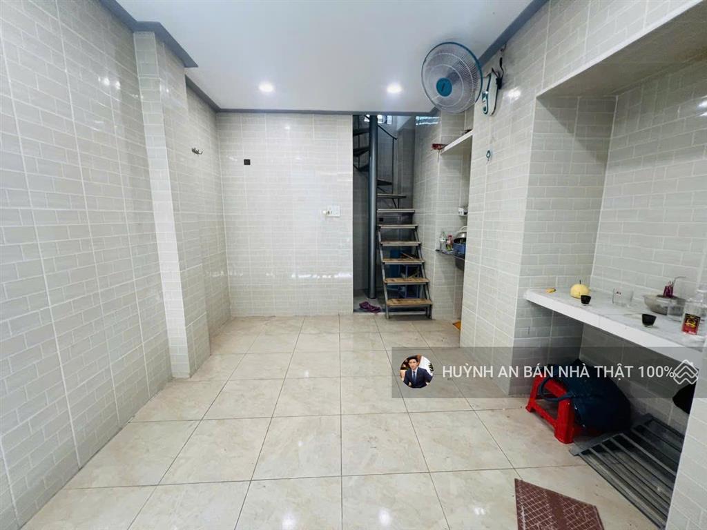 Chỉ 2.99 tỷ sở hửu nhà phố quận 142m2 sd,sổ hồng riêng, đ trần quang khải tân định, 3 tầng 2pn,3wc