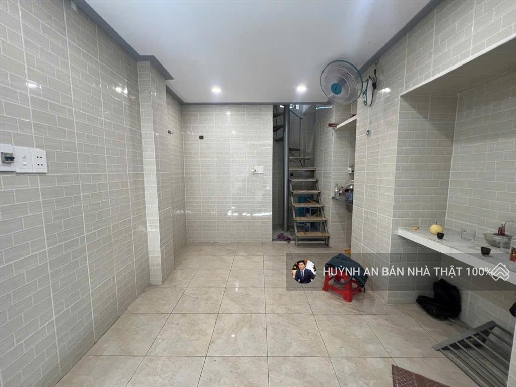 Chỉ 2.99 tỷ sở hửu nhà phố quận 142m2 sd,sổ hồng riêng, đ trần quang khải tân định, 3 tầng 2pn,3wc