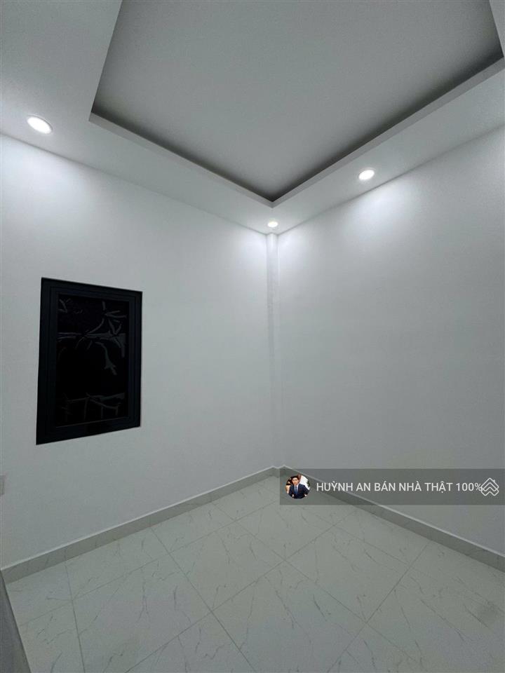 Chính chủ cần bàn nhà hẻm 8m. cách 70m ra hương lộ 2 , bình trị đông.dt 33m2 giá 4 tỷ 020 tr , shr