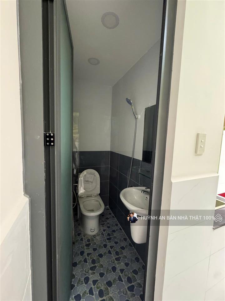 Chính chủ cần bàn nhà hẻm 8m. cách 70m ra hương lộ 2 , bình trị đông.dt 33m2 giá 4 tỷ 020 tr , shr