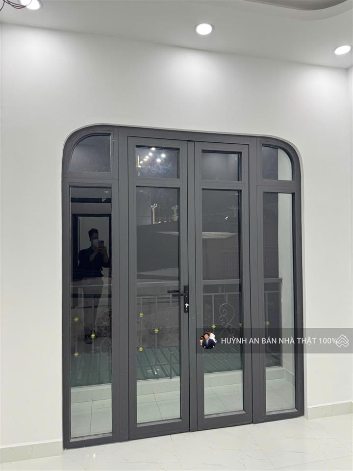 Chính chủ cần bàn nhà hẻm 8m. cách 70m ra hương lộ 2 , bình trị đông.dt 33m2 giá 4 tỷ 020 tr , shr