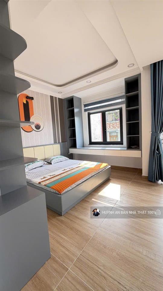 Nhà vip có thang máy 450kg  chỉ 7,8 tỷ tl( 5.2 x 11) 5 tầng  4pnđường nhựa 6m thông hương lộ 2