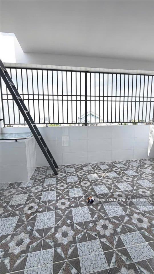 Nhà vip có thang máy 450kg  chỉ 7,8 tỷ tl( 5.2 x 11) 5 tầng  4pnđường nhựa 6m thông hương lộ 2