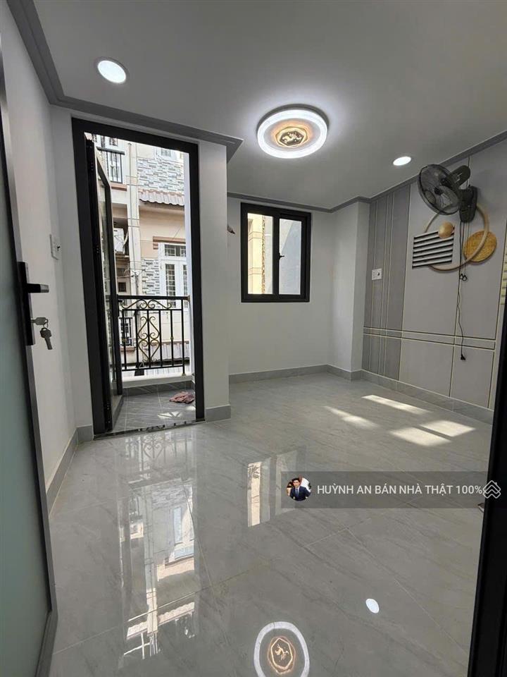 Nhà khu vip khu bình tân,đường chiến lược 1t2l,2pn  (3.3x6m)  3 tầng hẻm 4m  giá chỉ 1.9 tỷ tl.