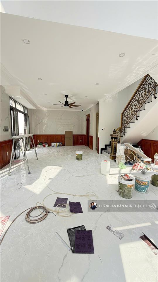 Bán biệt thự 1/ hương lộ 2  64m2 (8 x 8)  5 tầng  5pn  7.8 tỷ tl, ngay lê văn quới ,gần 4 xã
