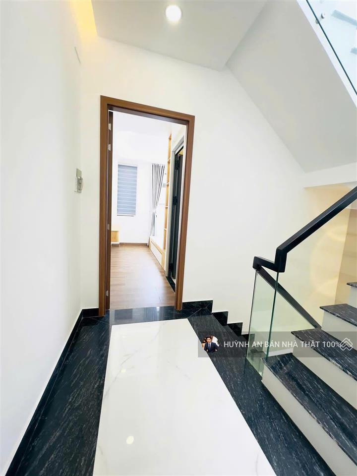 Nhà mới 5 tầng  52m2 ( 3.9 x 13.5)  4pn  đường 5m thông  không qh, không lg  chỉ 7.4 tỷ tl