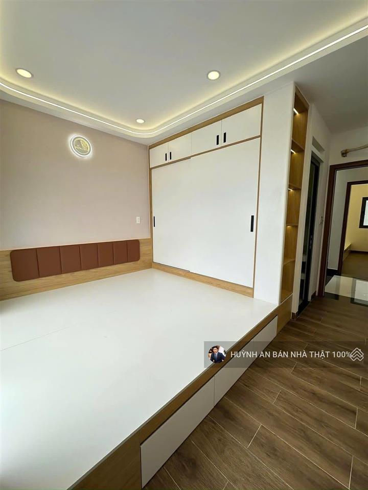 Nhà mới 5 tầng  52m2 ( 3.9 x 13.5)  4pn  đường 5m thông  không qh, không lg  chỉ 7.4 tỷ tl