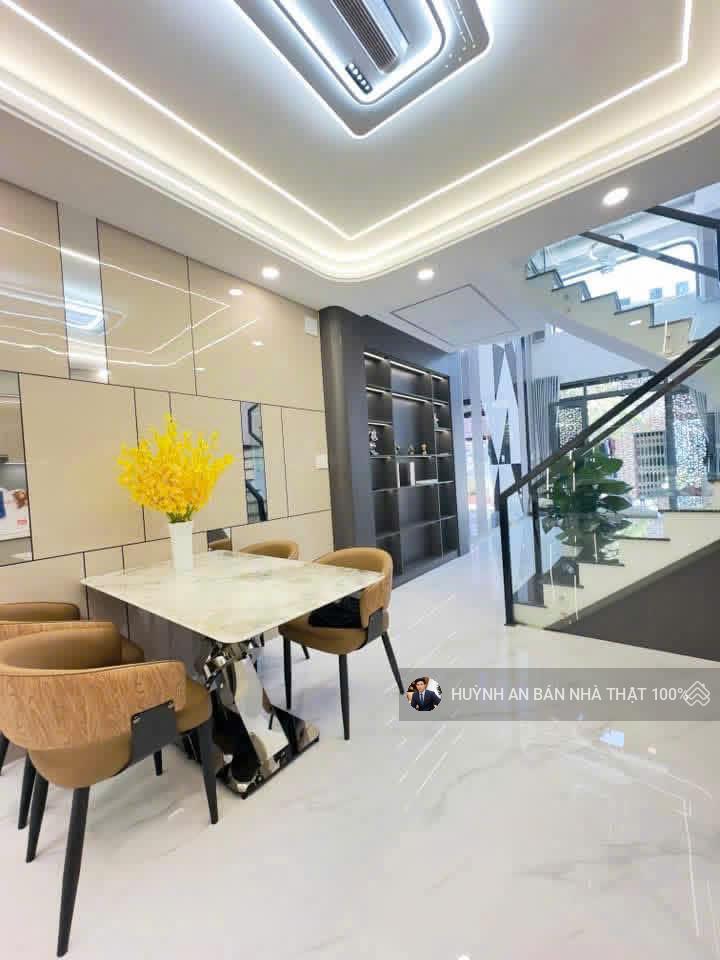 Nhà mới 5 tầng  52m2 ( 3.9 x 13.5)  4pn  đường 5m thông  không qh, không lg  chỉ 7.4 tỷ tl