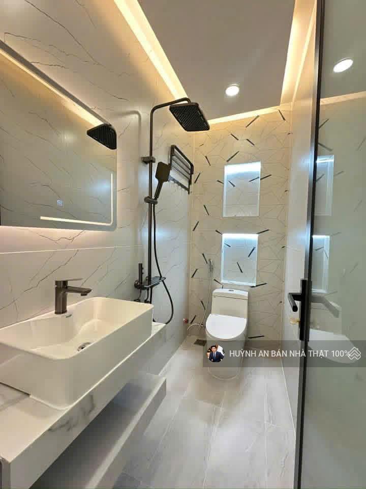 Nhà mới 5 tầng  52m2 ( 3.9 x 13.5)  4pn  đường 5m thông  không qh, không lg  chỉ 7.4 tỷ tl