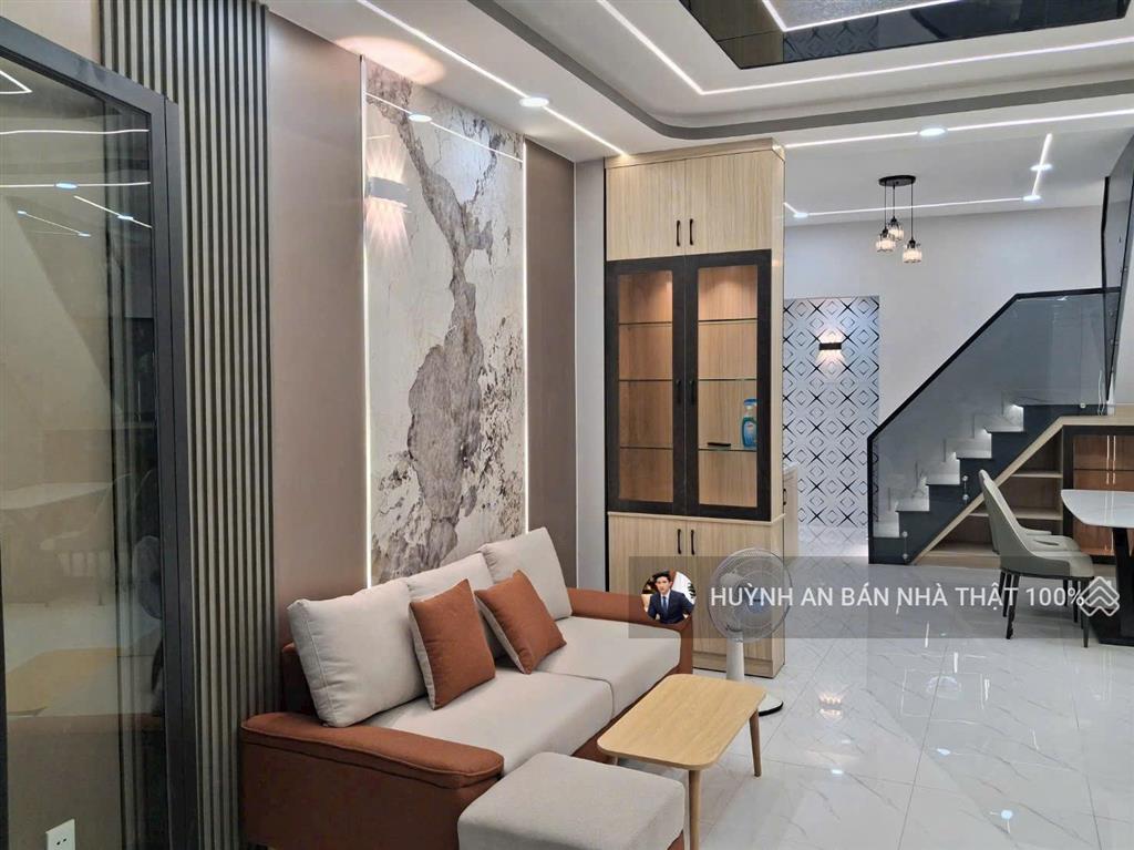 Giảm 150tr  chốt 4.950 tỷ ko tl lê văn quới  hẻm 5m thông  4  10  2 tầng  chỉ 4.950 tỷ tl