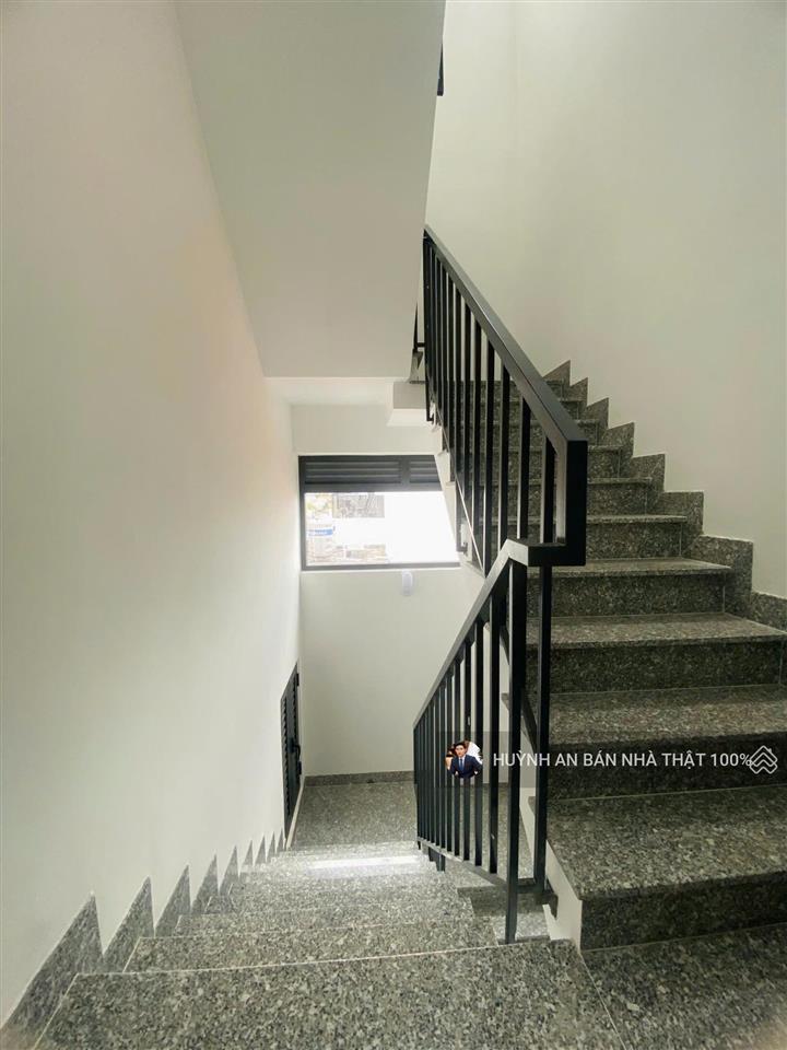 Tòa nhà mới xây mt bình thạnh,đường ngô đức kế ,phường 12.chdv gồm 24 phòng cc giá chỉ 58tr/m2 sàn
