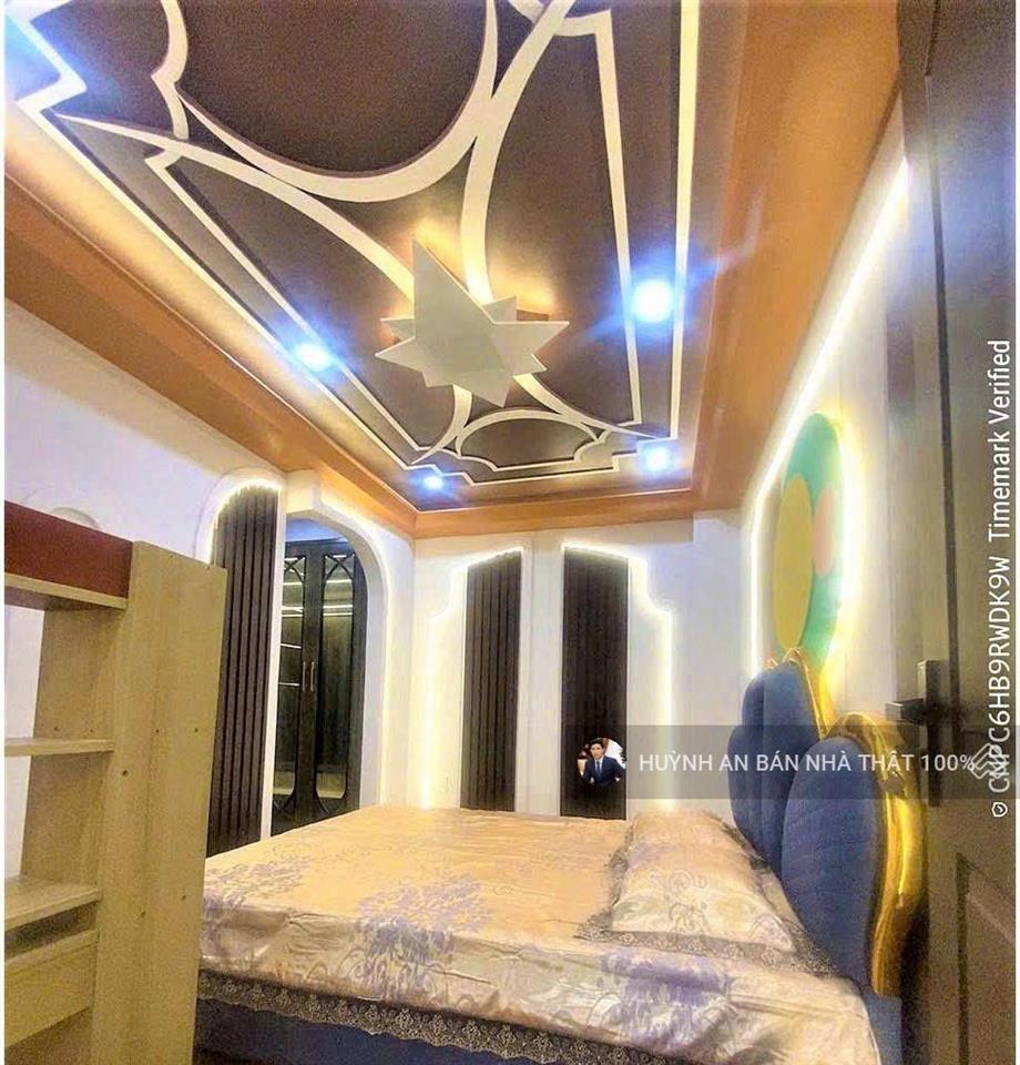 Hxh thông 20m ra nguyễn văn lượng gò vấp  4pn  dtcn 42,2 m2  5 tầng dtxd 164,4m2  p lý chuẩn