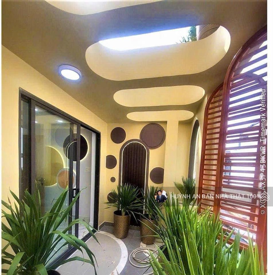 Hxh thông 20m ra nguyễn văn lượng gò vấp  4pn  dtcn 42,2 m2  5 tầng dtxd 164,4m2  p lý chuẩn