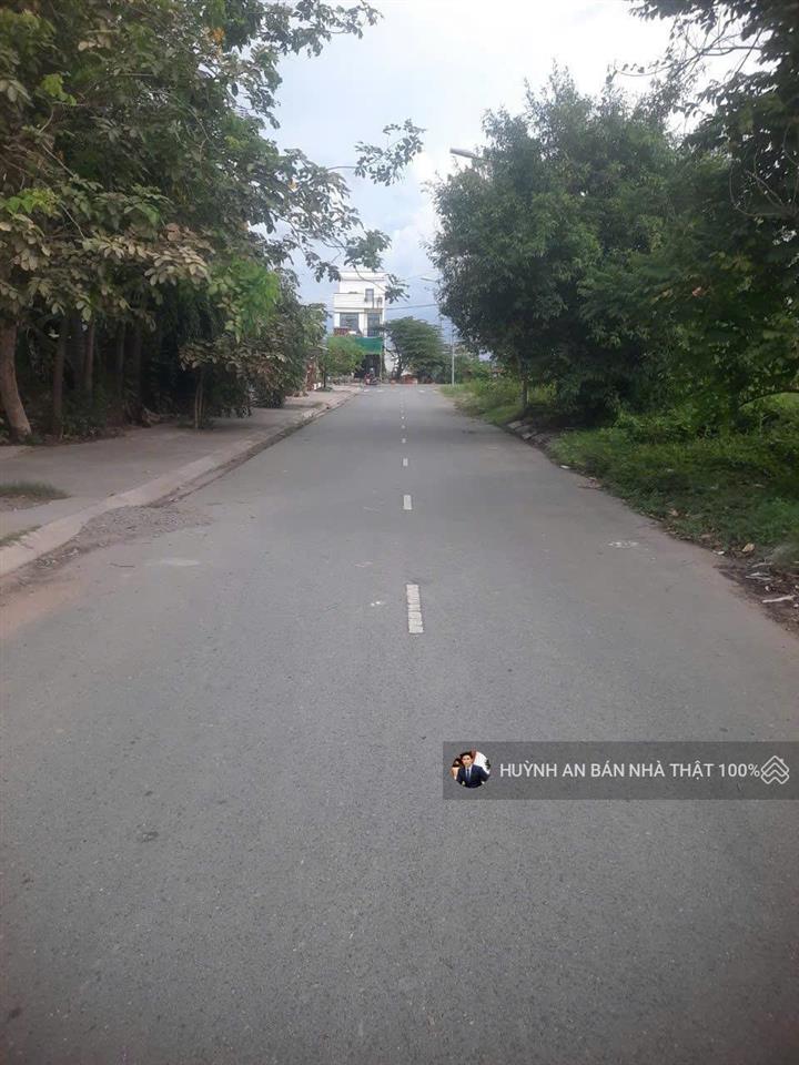 Chính chủ cần bán lô đất nằm đường trung trực,nằm phía ngoài dự án long cang residence  90m2  shr